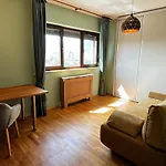 Mirandis Privilegio - Stylish Apartments With Balcony & Free Parking