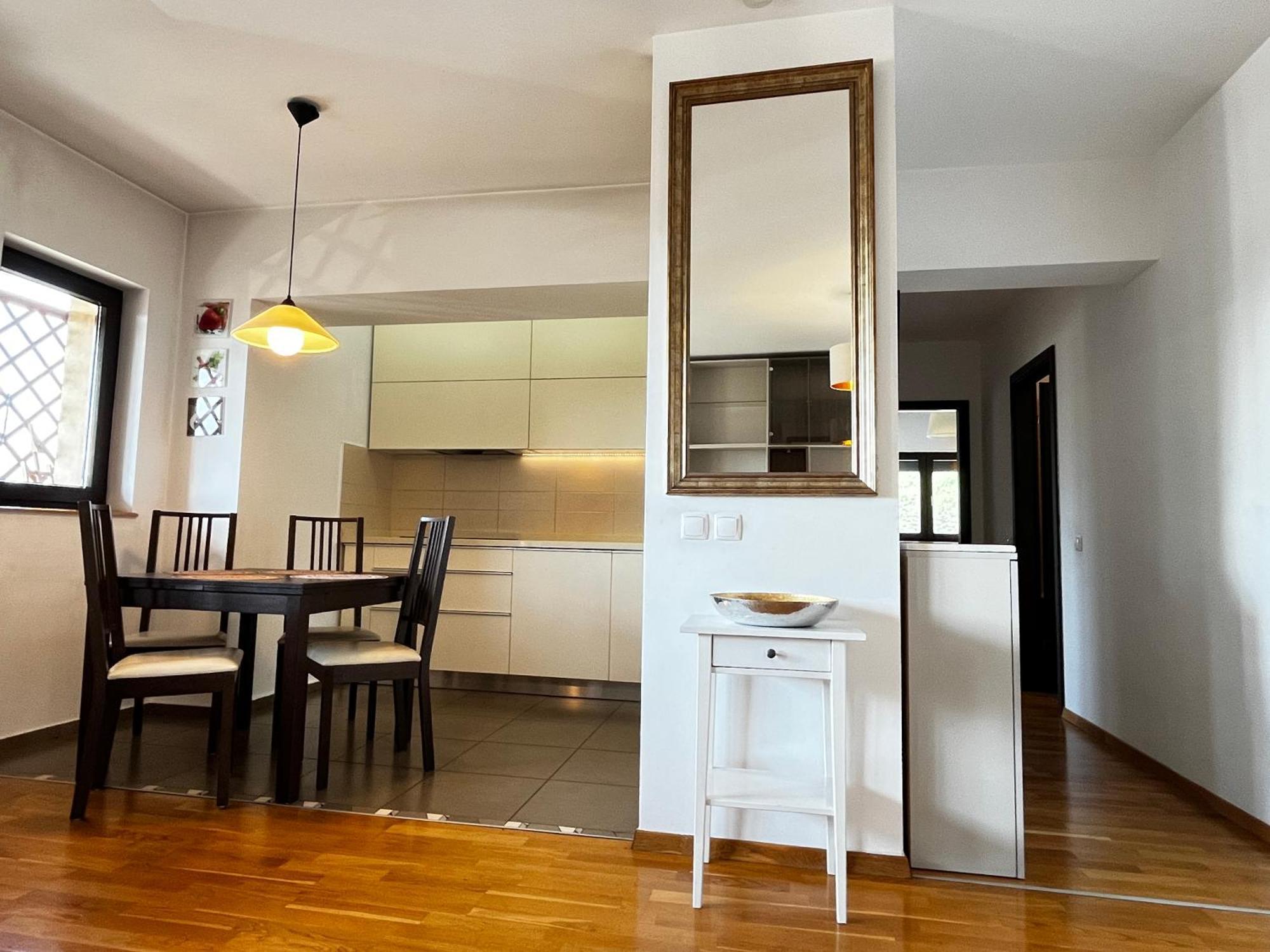Mirandis Privilegio - Stylish With Balcony & Free Parking Apartment Brașov