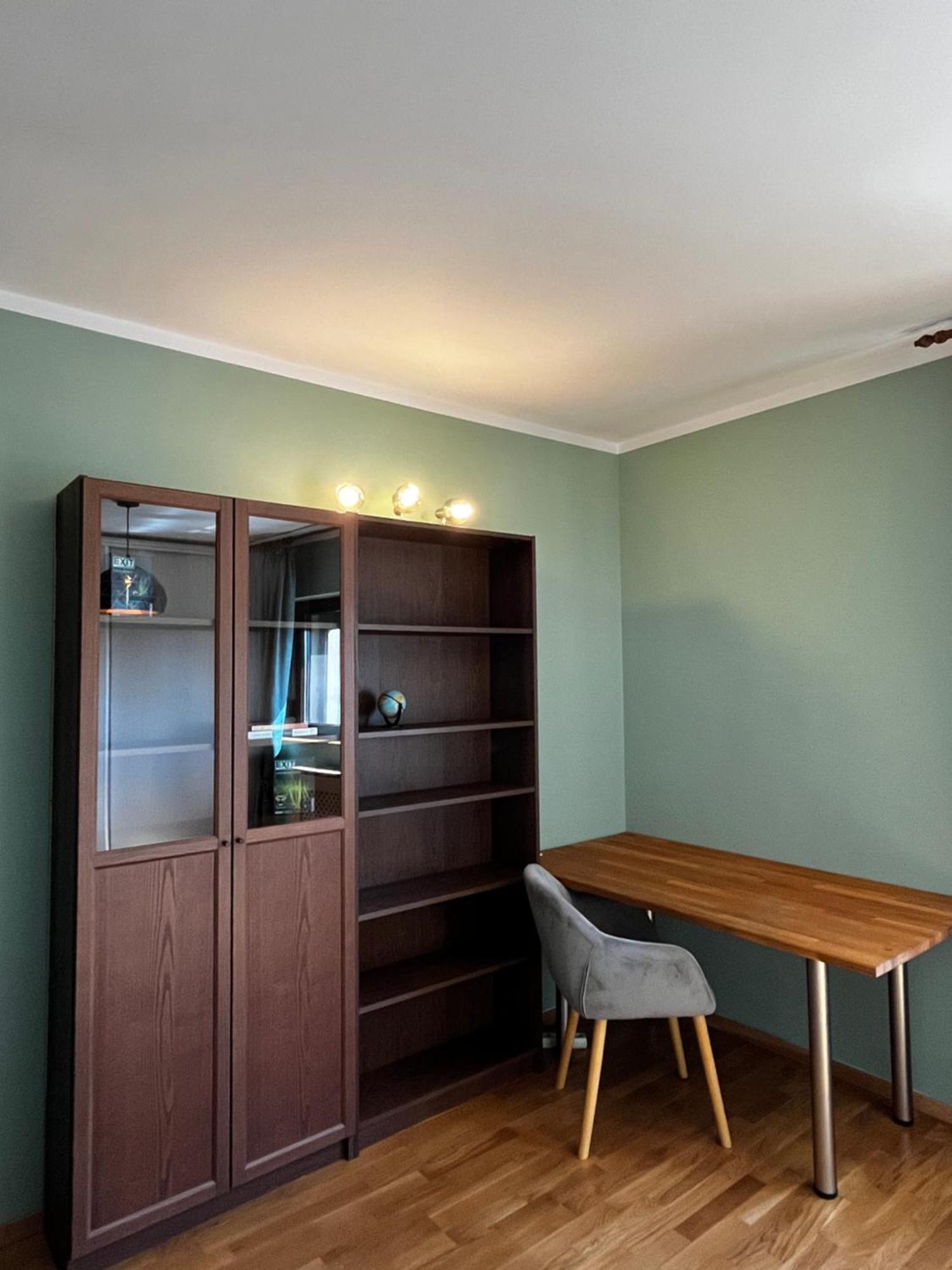Mirandis Privilegio - Stylish With Balcony & Free Parking Apartment