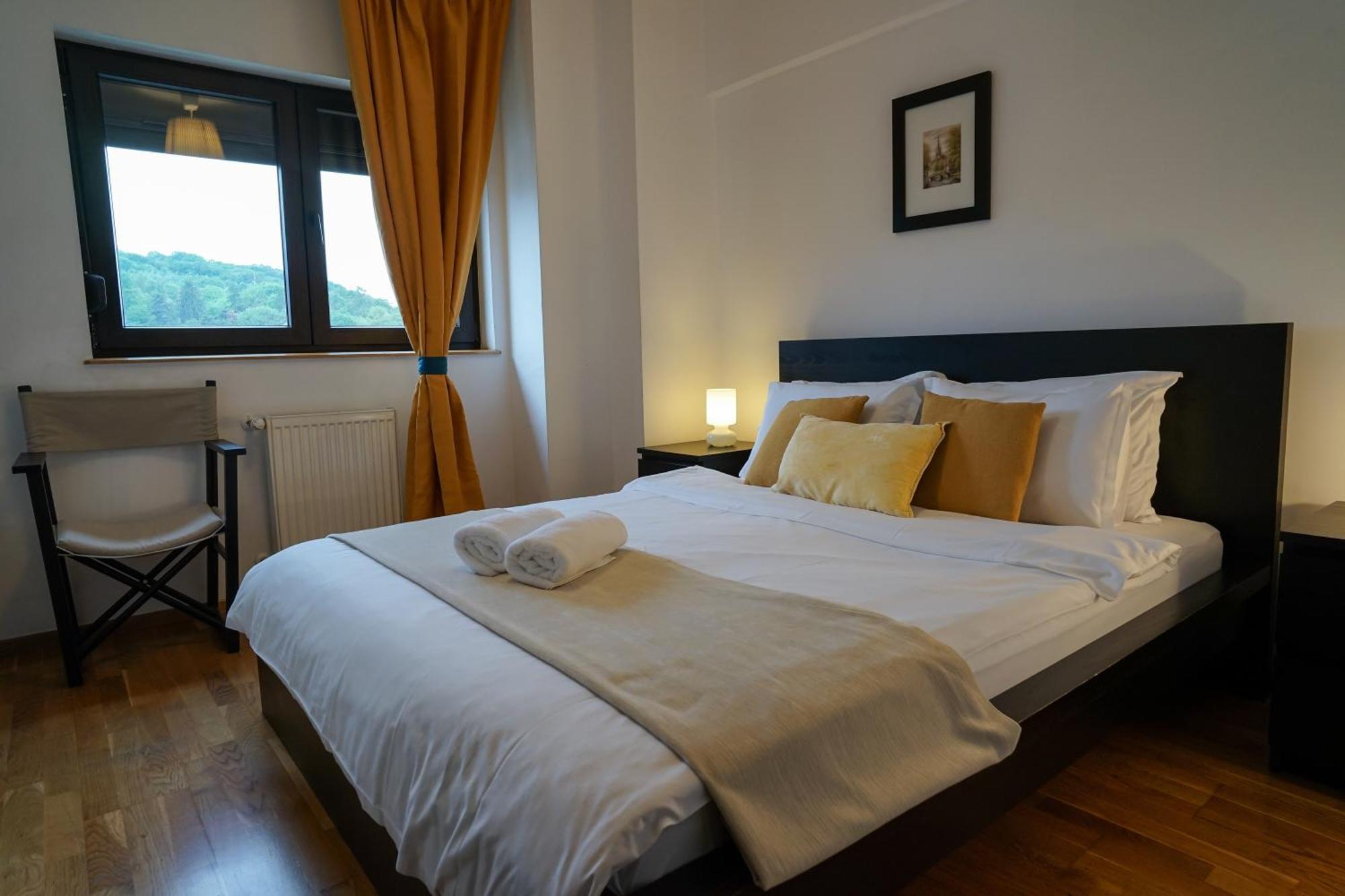 Apartment Mirandis Privilegio - Stylish With Balcony & Free Parking *
